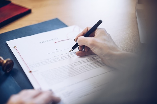 podpisywanie dokumentu notarialnego
